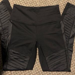Victoria’s Secret Sport Knockout Leggings
